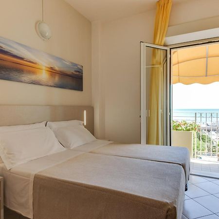 מיסאנו אדריאטיקו Savoia Hotel מראה חיצוני תמונה