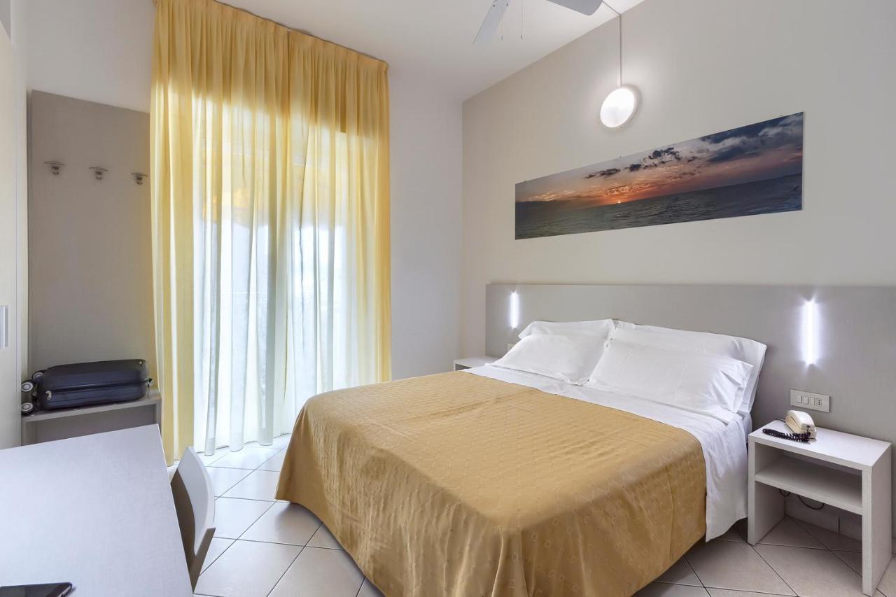 מיסאנו אדריאטיקו Savoia Hotel מראה חיצוני תמונה