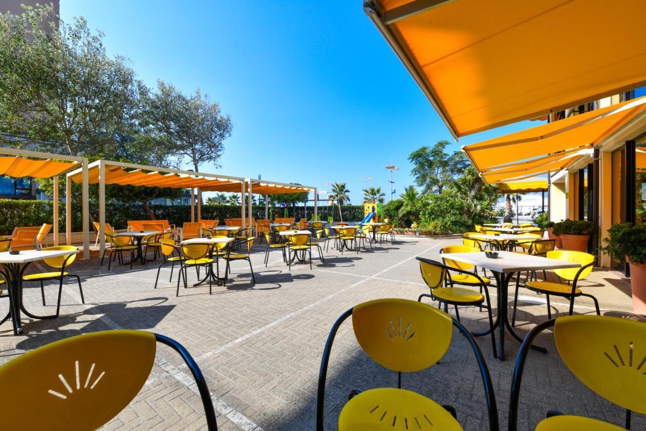מיסאנו אדריאטיקו Savoia Hotel מראה חיצוני תמונה