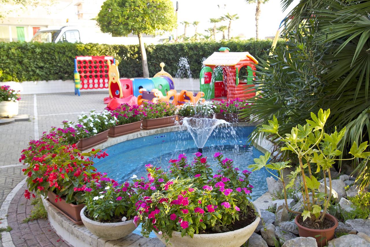 מיסאנו אדריאטיקו Savoia Hotel מראה חיצוני תמונה