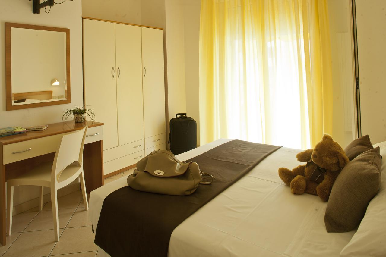 מיסאנו אדריאטיקו Savoia Hotel מראה חיצוני תמונה