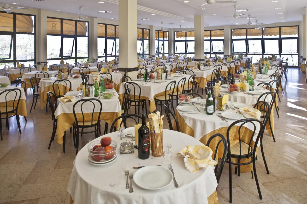 מיסאנו אדריאטיקו Savoia Hotel מראה חיצוני תמונה